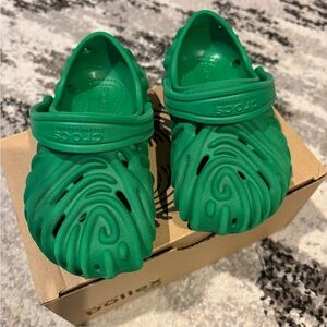 CROCS SALEHE BEMBURY SIZE C8